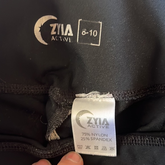 Scrunch butt ZYIA legging - Picture 2 of 2